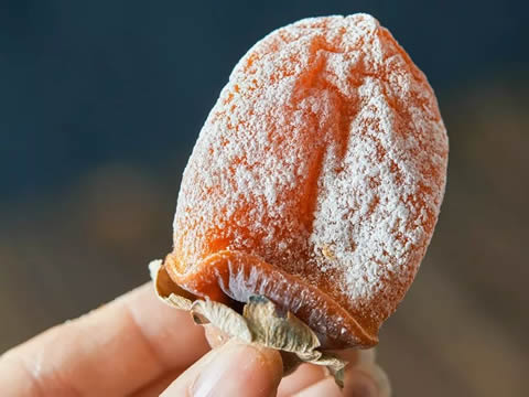 Hang-Drying Persimmons Naturally