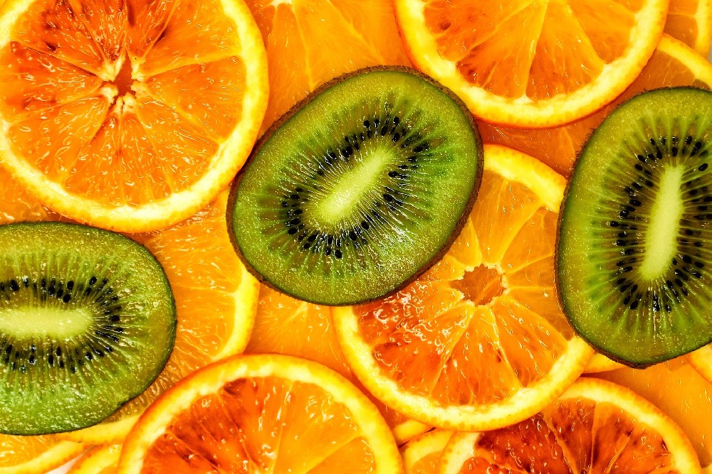 Kiwi Dried Fruit: Benefits and Precautions
